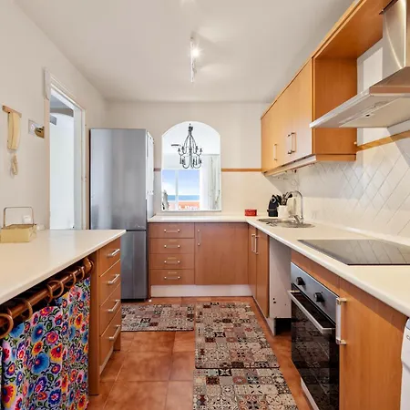Apartment 6 Penthouse With Stunning Views *